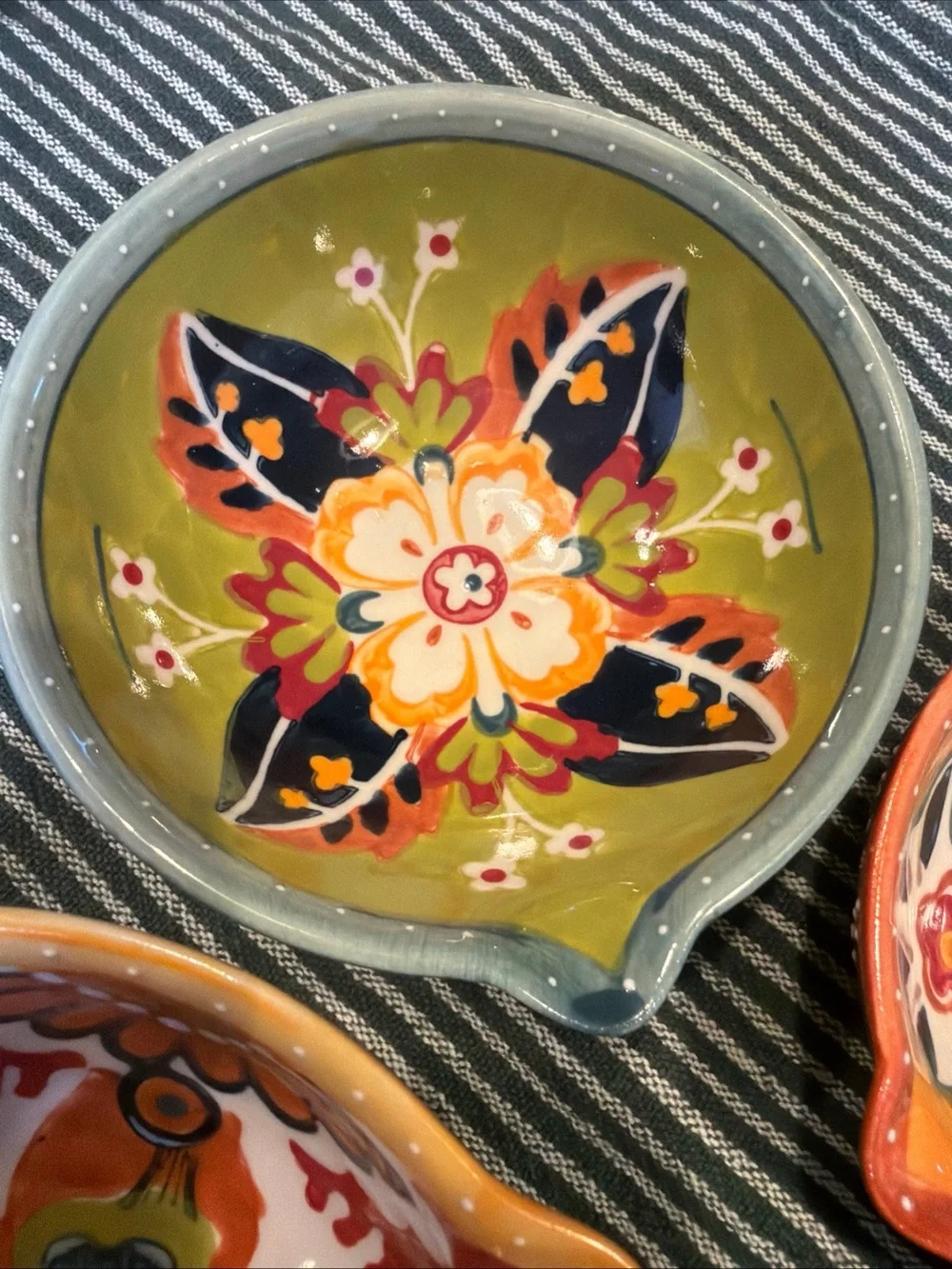 Anthropologie Izmir Set 4 Painted Ceramic Measuring Cups Colorful Floral Nesting